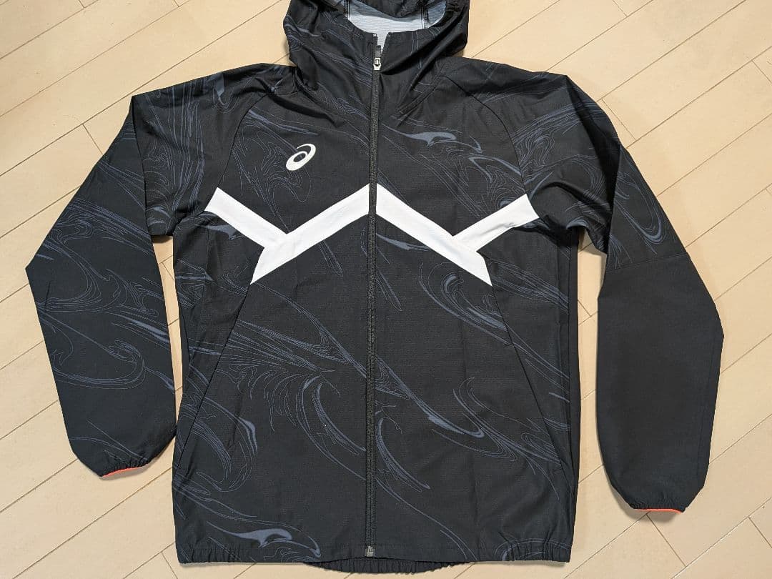 【 ASICS 】A-I-M ストレッチクロスグラフィックフーディーセットアップ