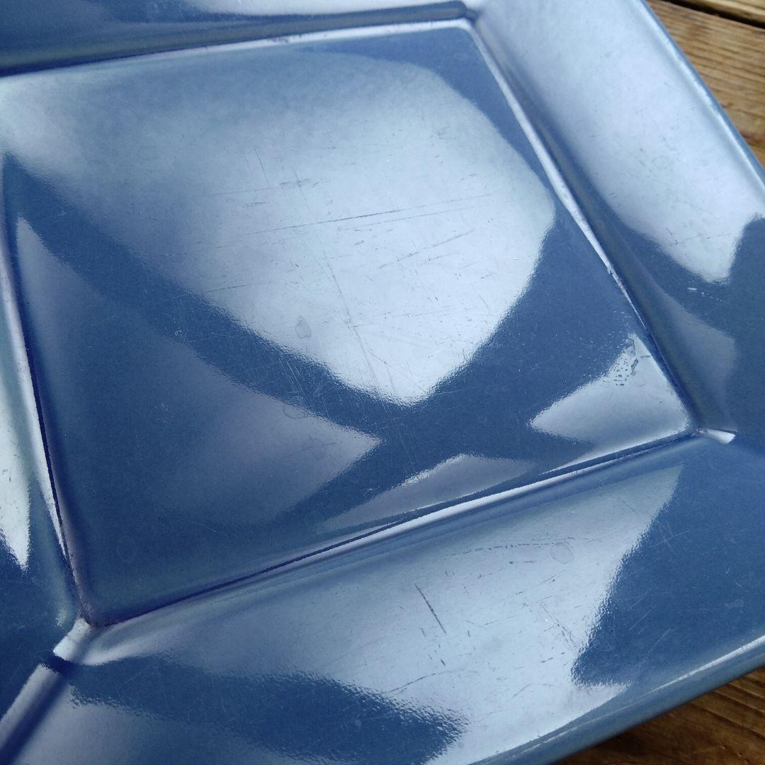 スクエアプレート　大皿料理　青い器