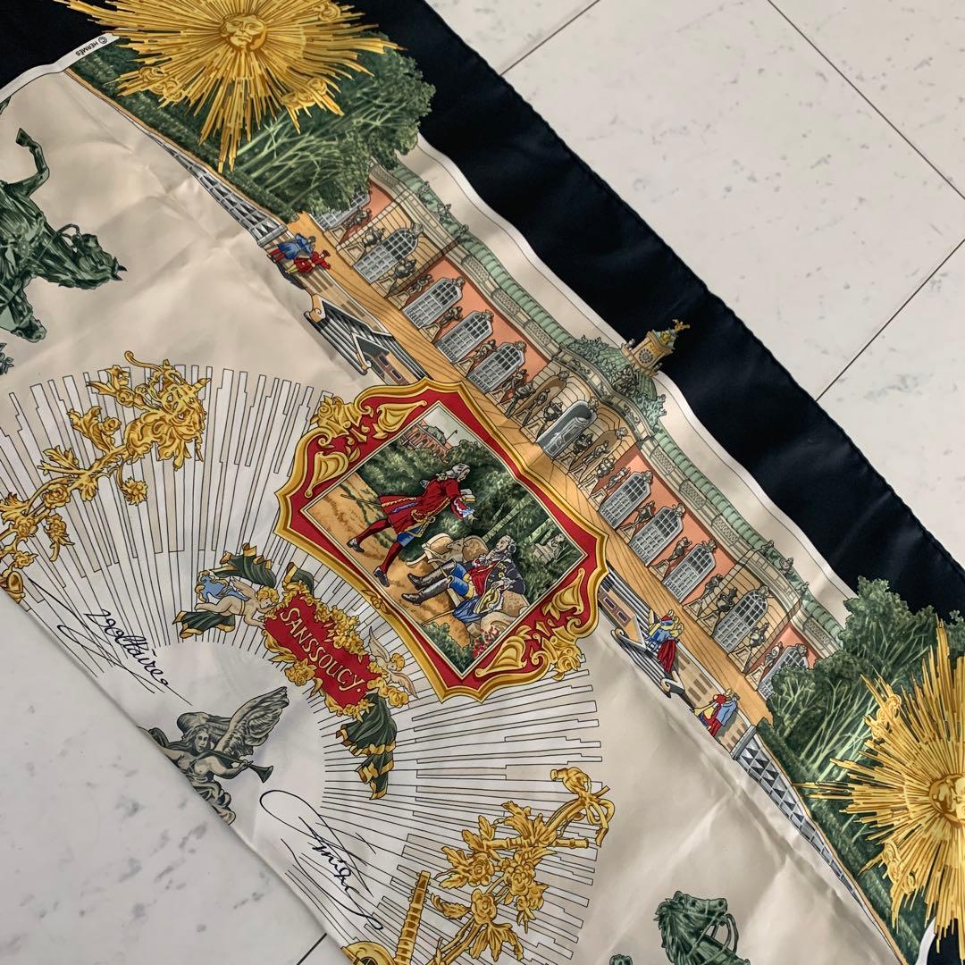 HERMESのスカーフ