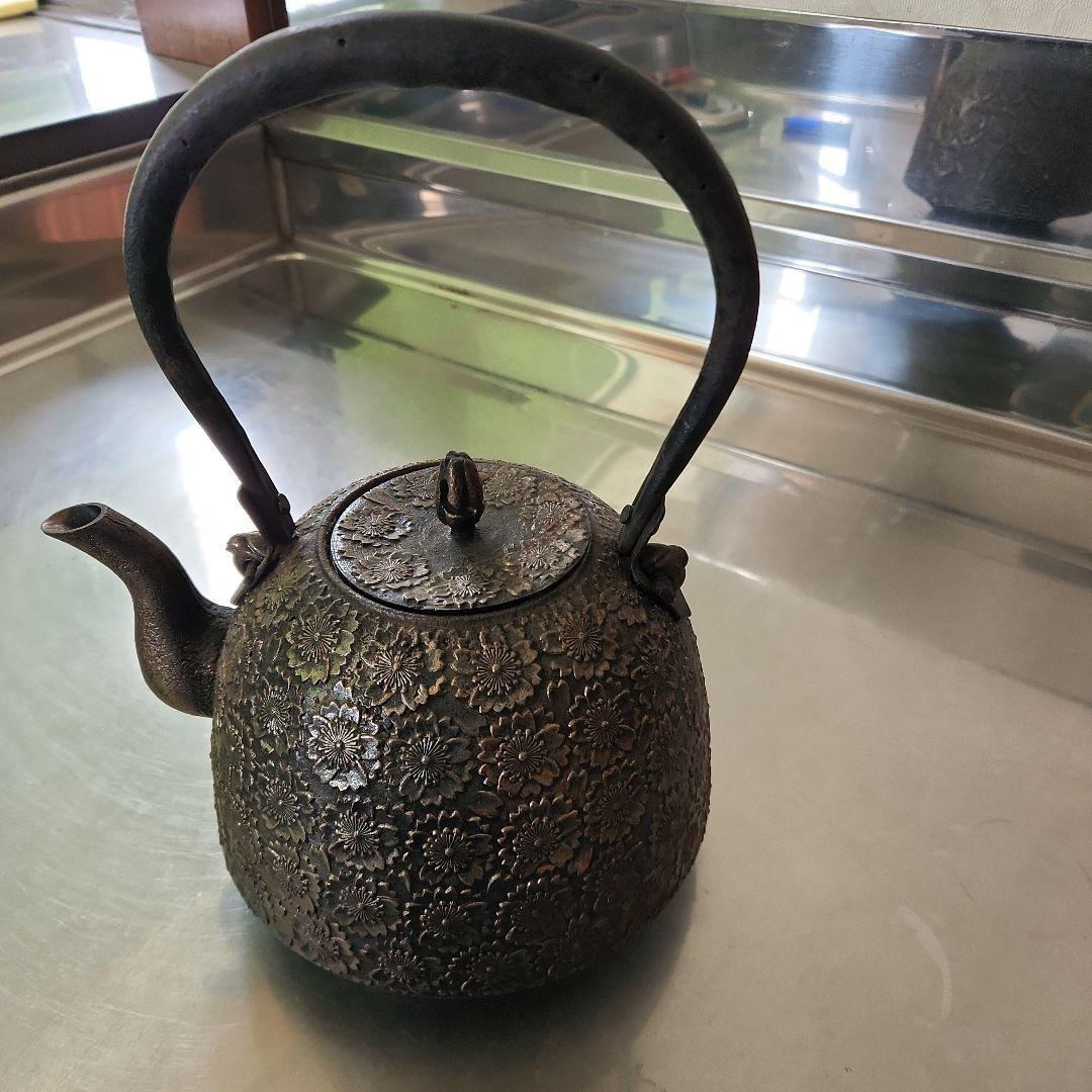 南部鉄器 花模様 鉄瓶 黒色