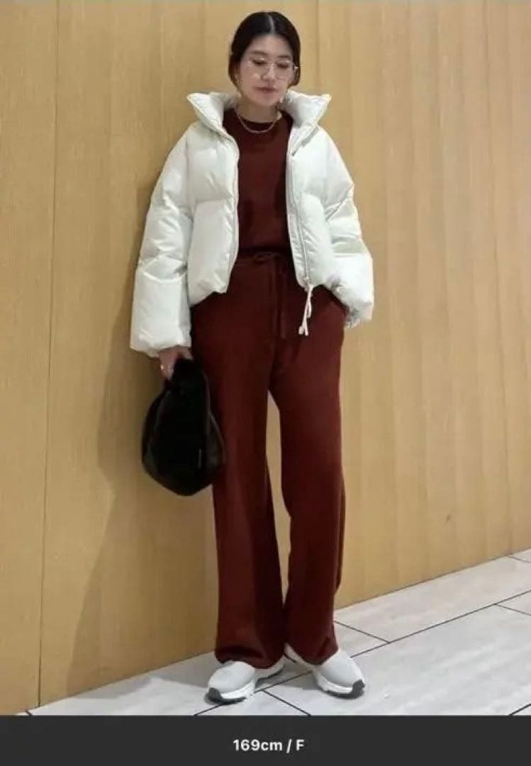 emmi クロップドフォルムダウンコート完売※次回発送1/27以降