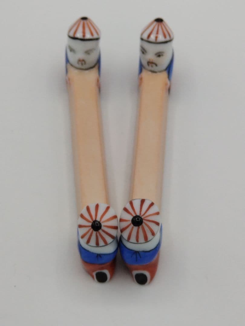 追加出品　 HEREND　マンダリンナイフレスト2本　陶器製 唐子人形装飾