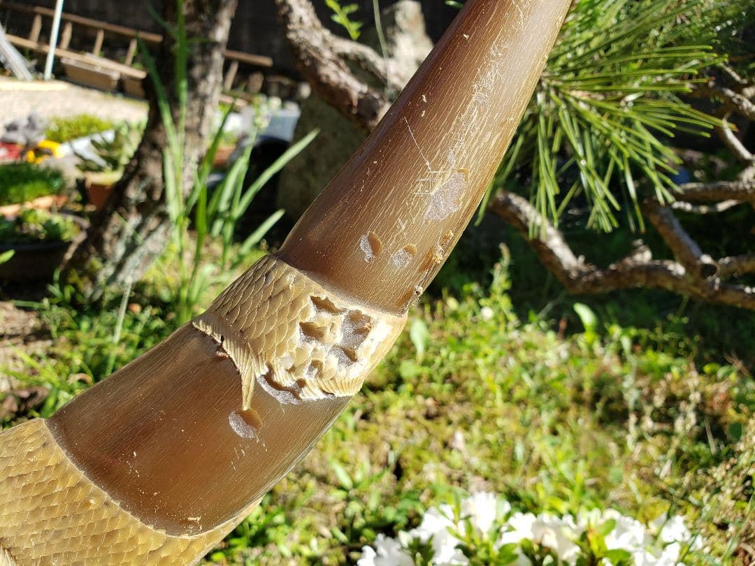 水牛の角　龍の彫り　置物　台付き　昭和レトロ　アンティーク