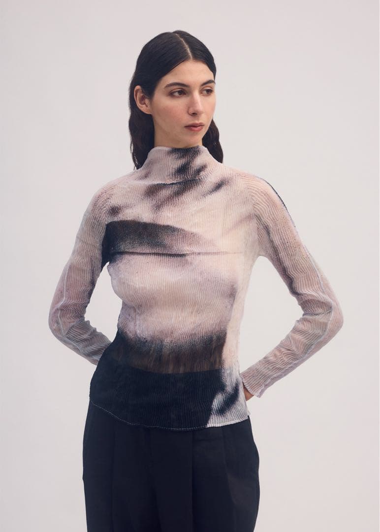 トップス ISSEY MIYAKE SHADOW STUDY CHIFFON TWIST