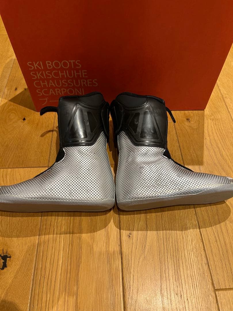 アトミック ジュニアスキーブーツ ATOMIC REDSTER JR60子供用