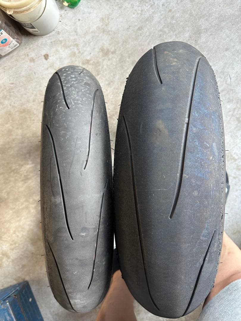 ダンロップQ5 120/180 cbr600rr yzfr6 zx6r