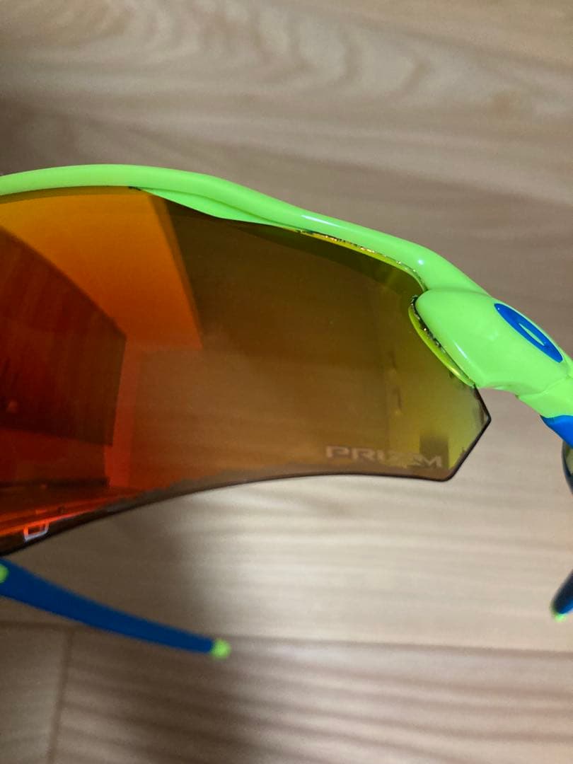 Oakley Custom サングラス ネオンイエロー/ブルー