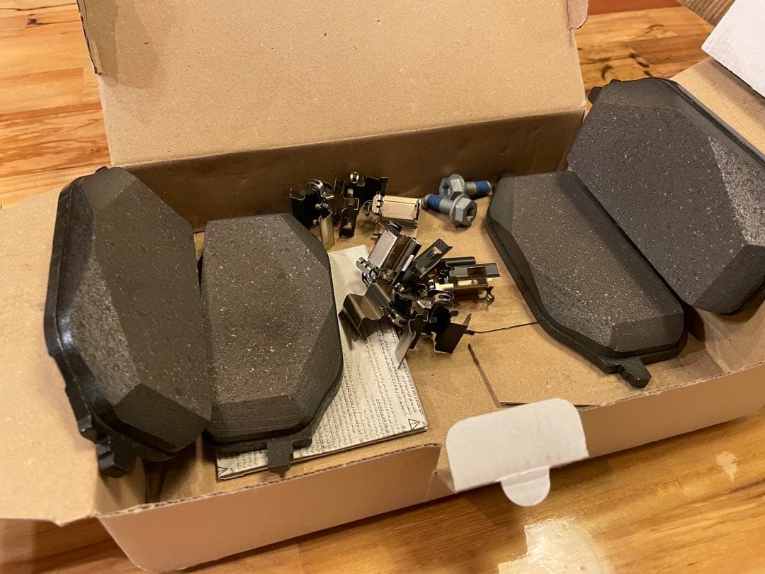 【シトロエン】【ベルランゴ】【R3年式】ブレーキパッド フロント用【純正】