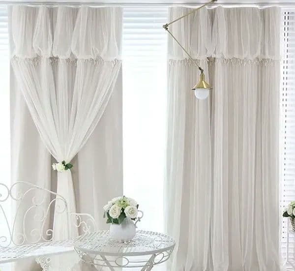 フリルカーテン