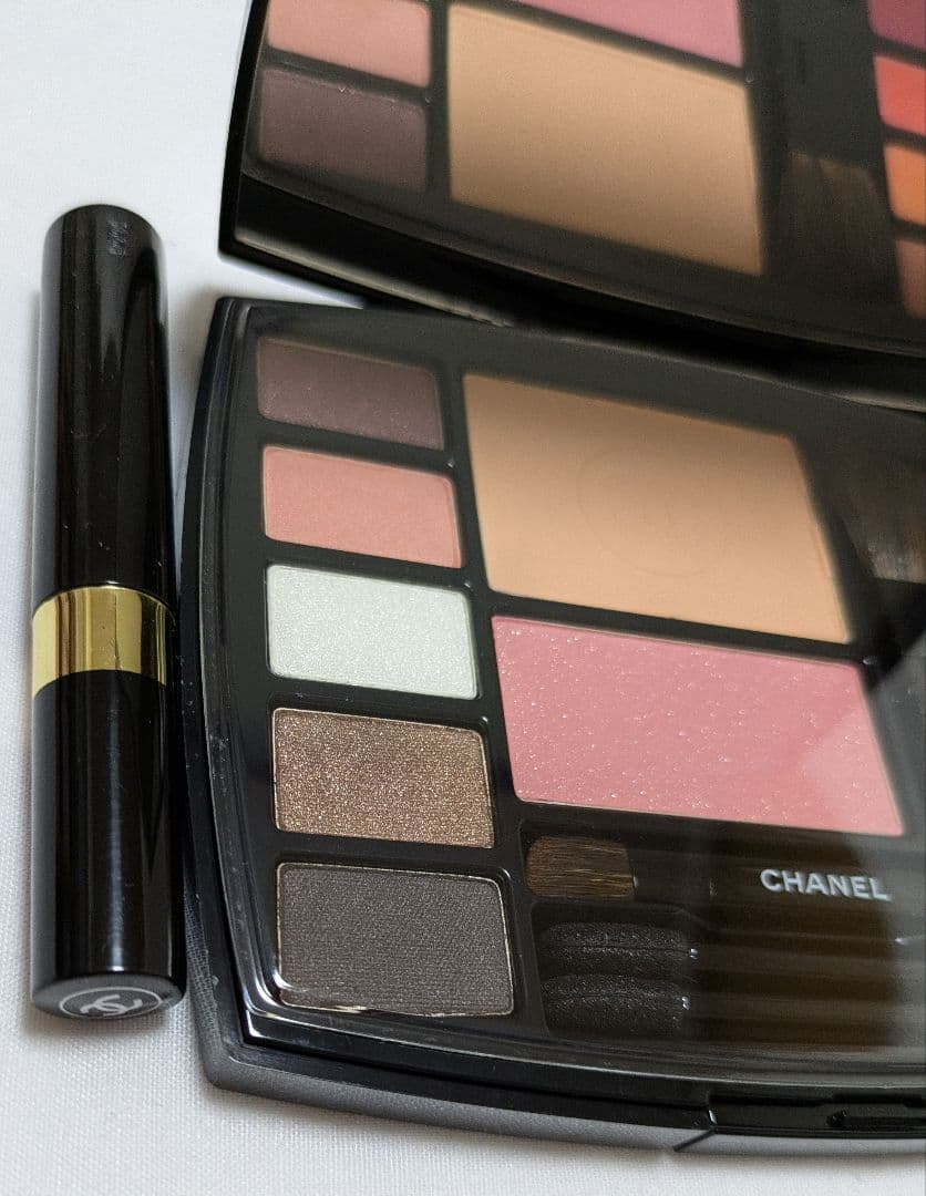 美品！CHANEL TRAVEL MAKEUP PALETTE