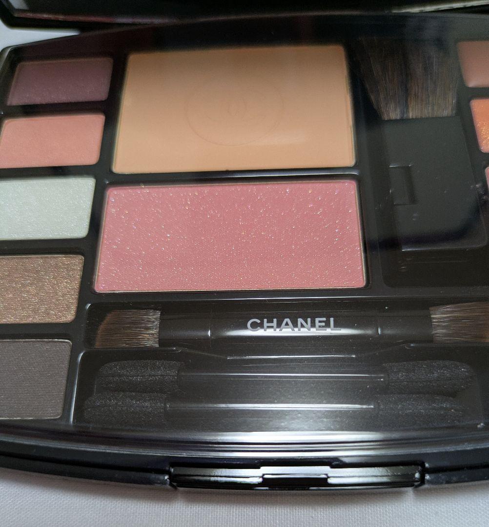 美品！CHANEL TRAVEL MAKEUP PALETTE