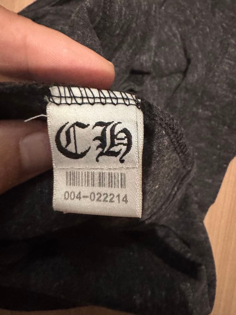 クロムハーツ　VネックTシャツ