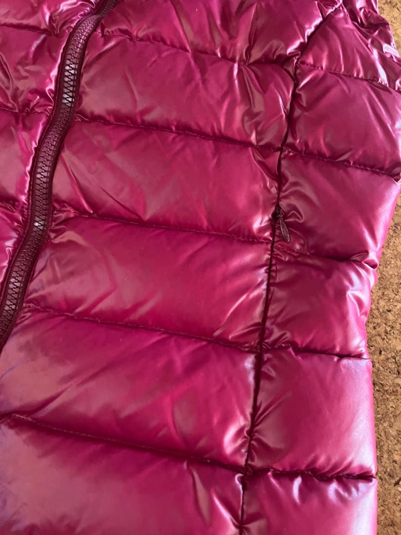 MONCLER ワインレッド ピンク　ダウンベスト