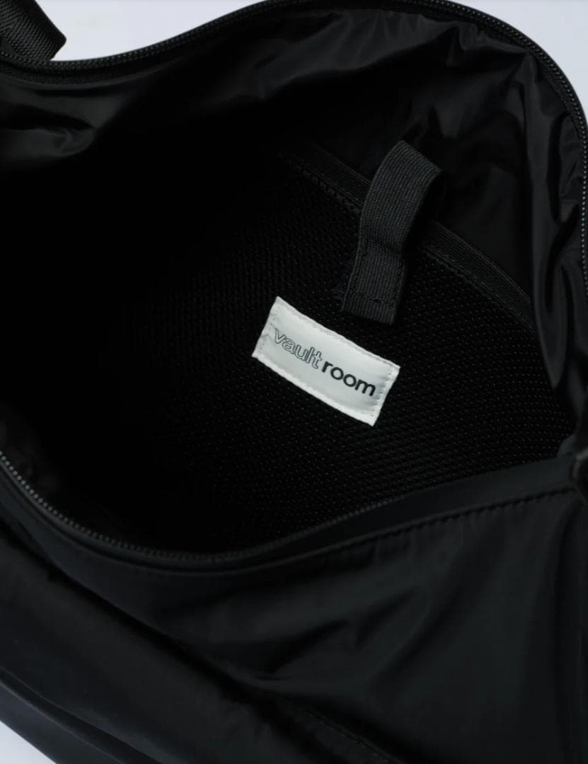 VAULTROOM HOBO BAG / LARGE 新品未開封 デバイスバッグ