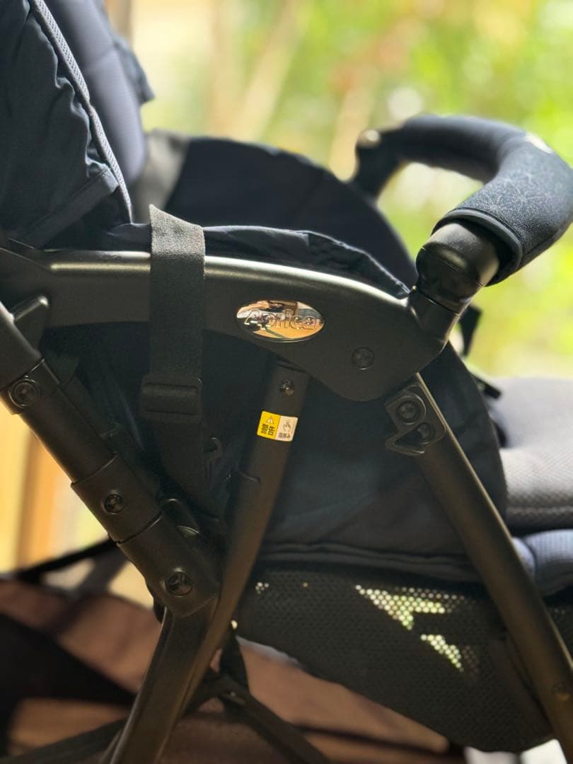 美品！ベビーカー アップリカラクーナクッション リミテッドネイビーNV