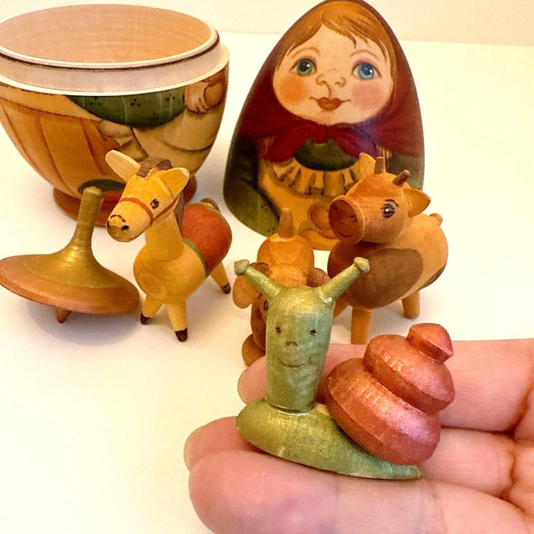 ズヴェーレヴァ作　マトリョーシカ　おもちゃ