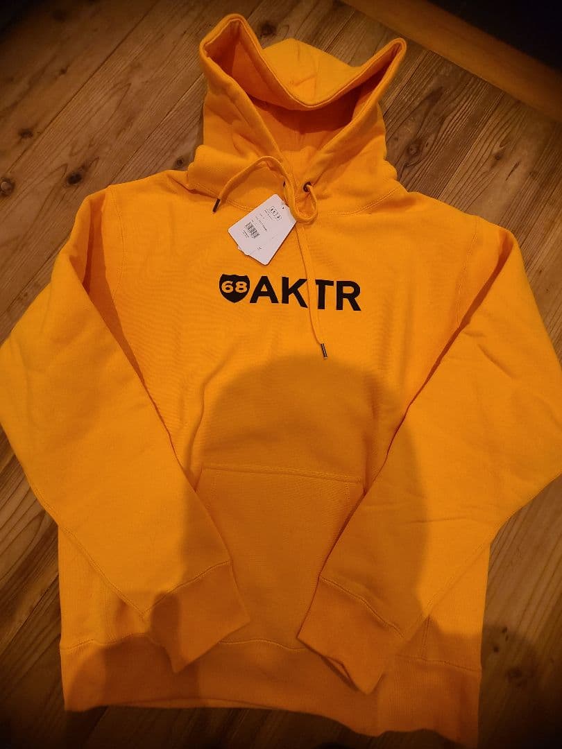 AKTR ロゴパーカー Lサイズ イエロー