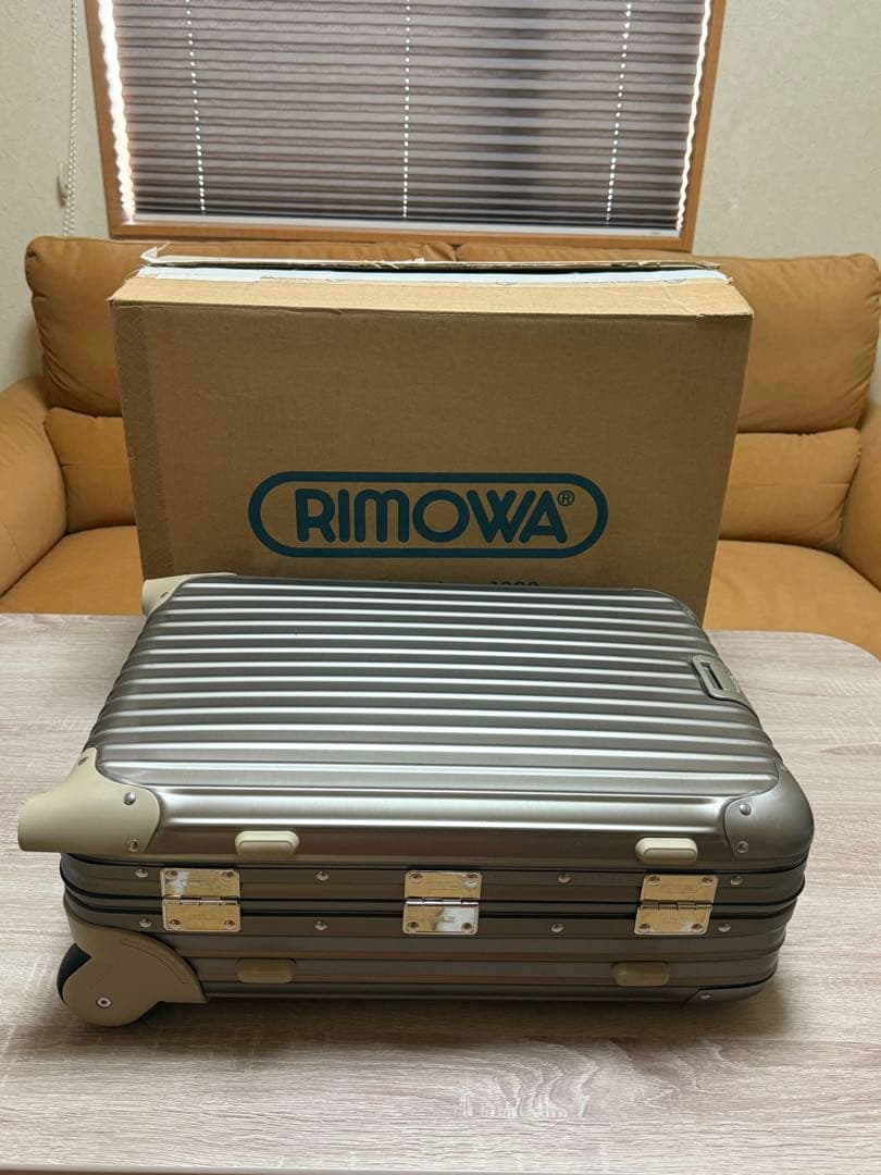 一回使用 リモワ トパーズ チタニウム 35L 機内持ち込み 超美品