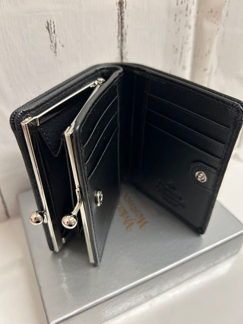 【ショッパー付き】Vivienne Westwood♡二つ折り財布♡ブラック