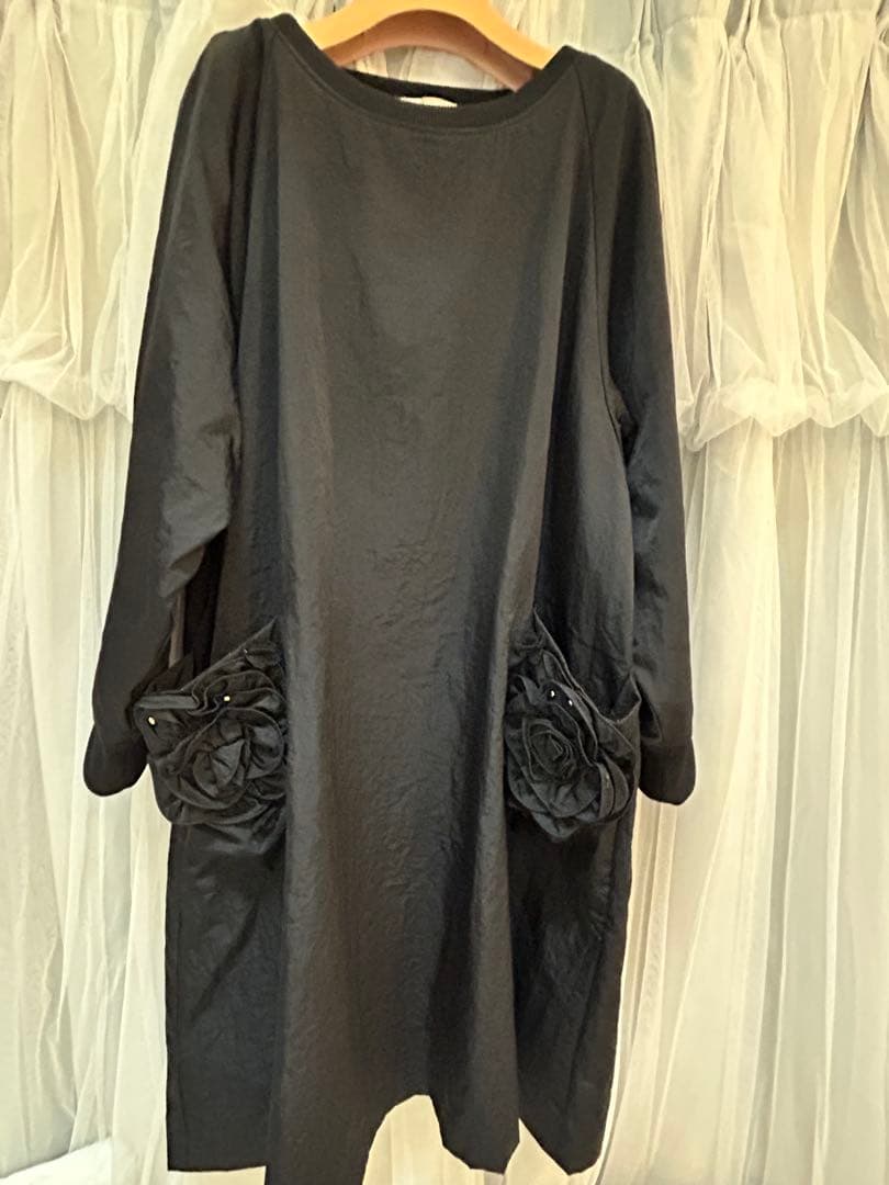 さえらポテチーノ裏全部フリースで暖かい長袖割烹着 花のポケット付き大きめ