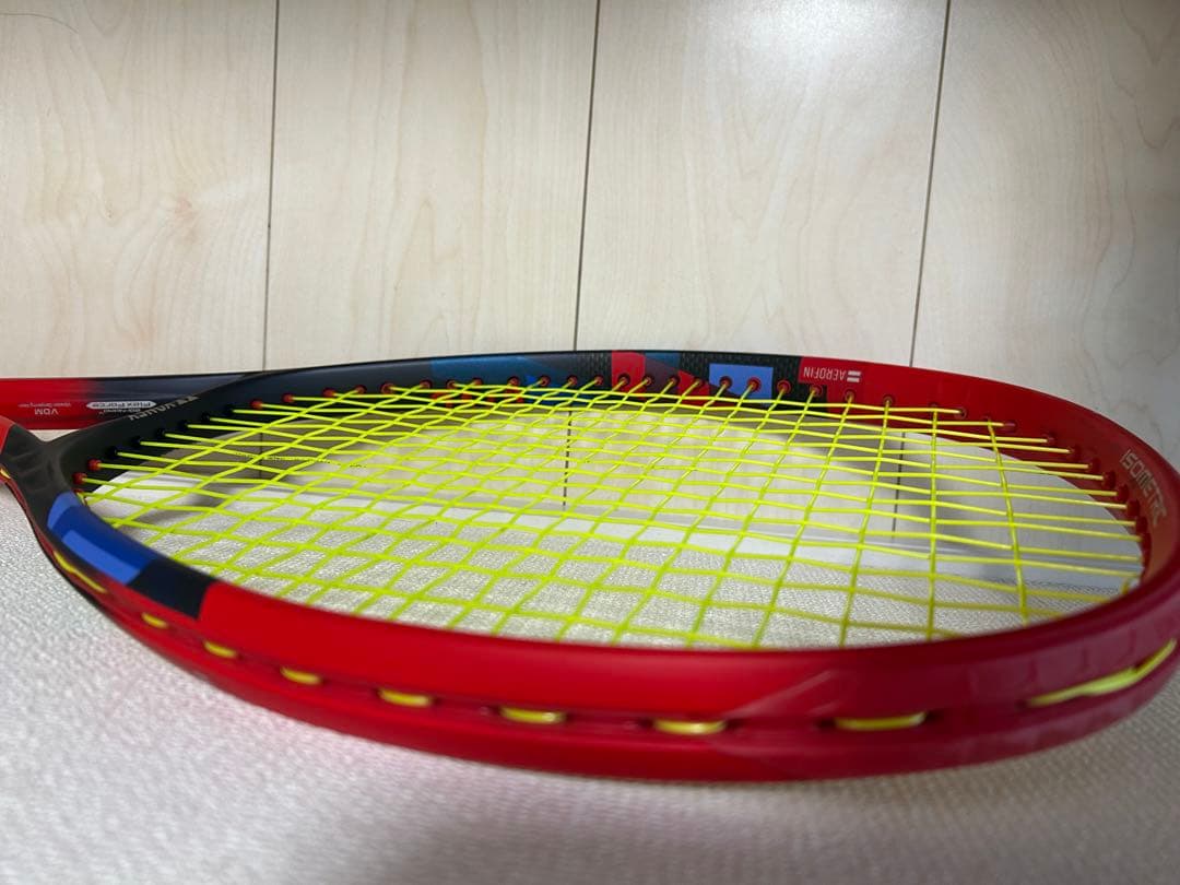 テニスラケットYONEX VCORE 100 G2
