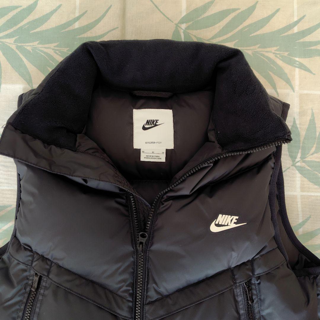 NIKE STORM-FIT ダウンベスト レディース（ブラック）