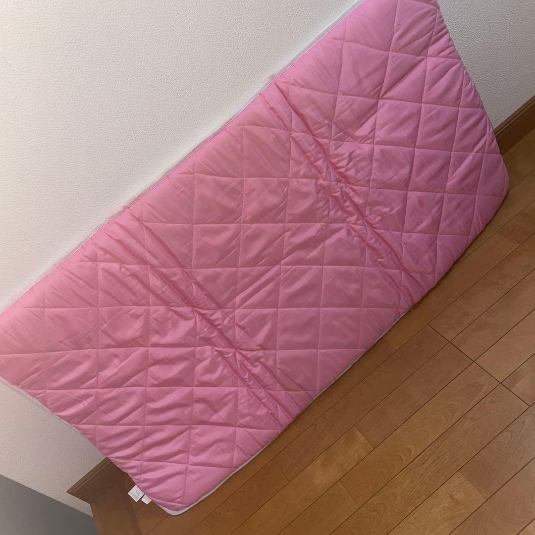 HELLO KITTY ハローキティ　お昼寝マット　厚手　折り畳み式　敷布団