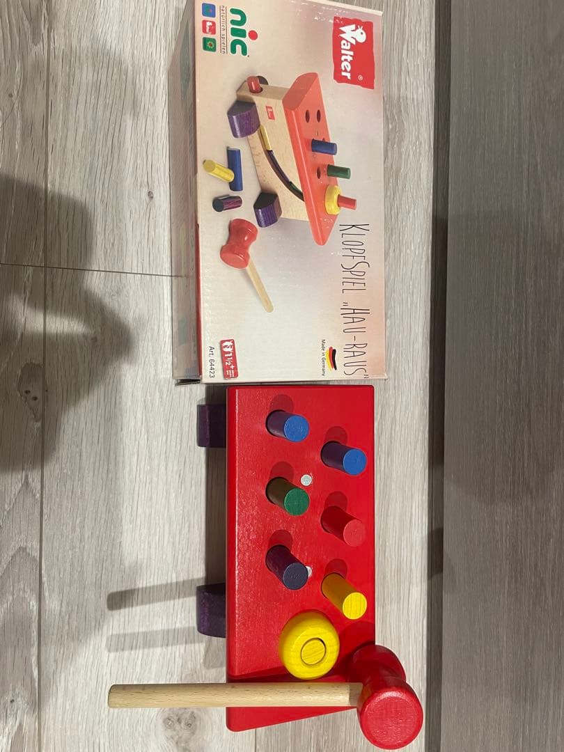 ニック社　木製ハンマーおもちゃ