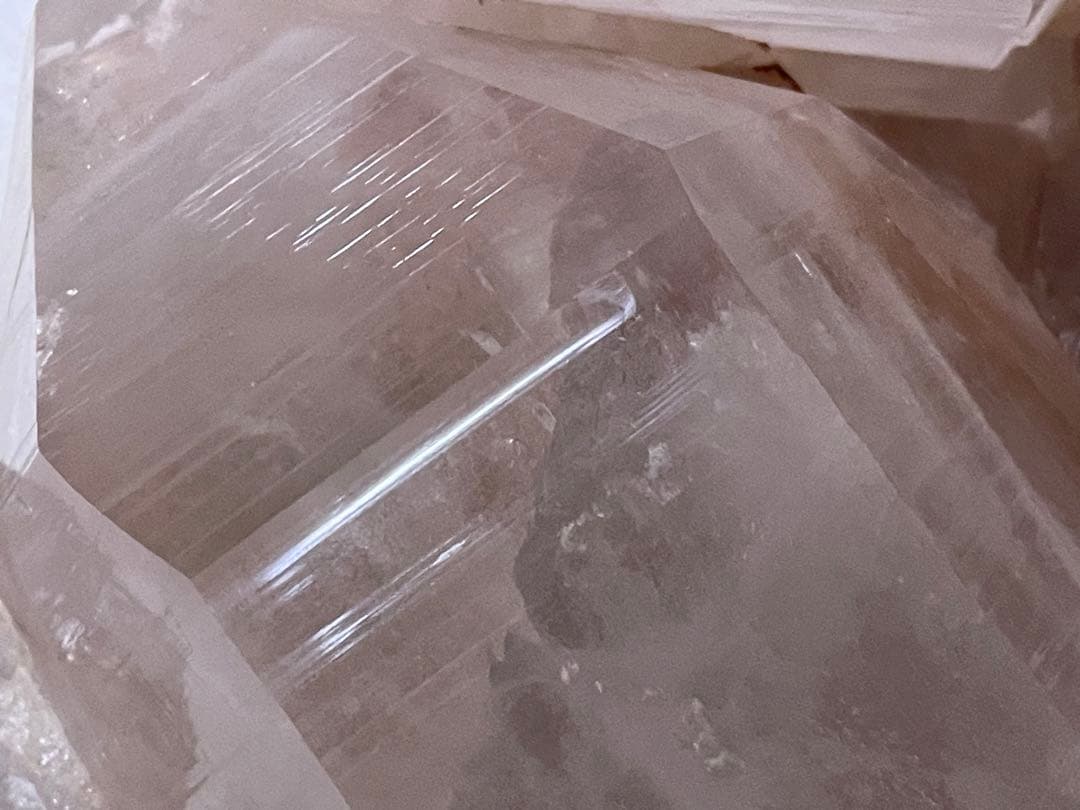 ピンクマニカラン水晶クラスター　14kg超　レムリアンシード　虹etc