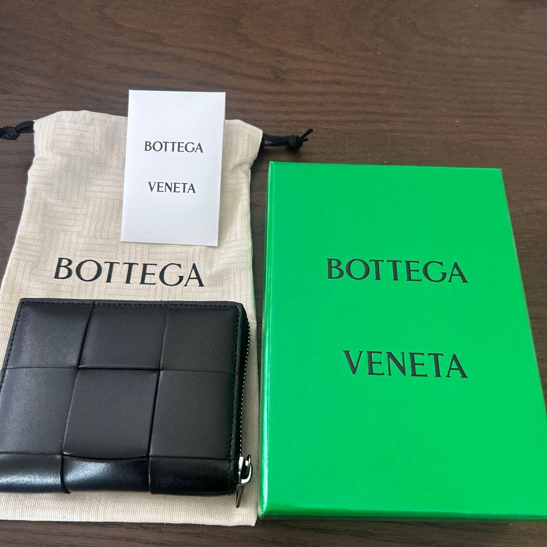 Bottega Veneta ブラック 二つ折りラウンドジップ財布