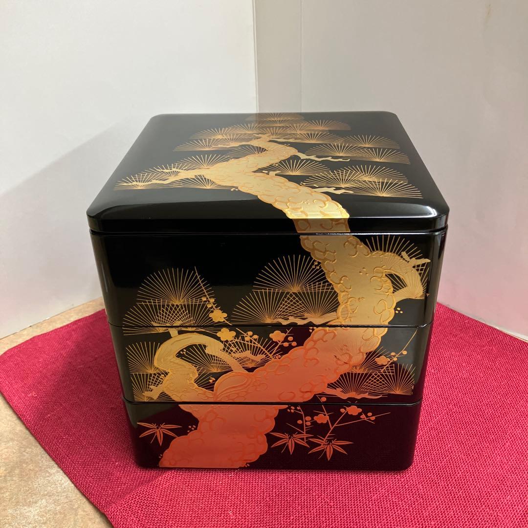お値下げしました。会津塗黒金老松松竹梅3段重箱