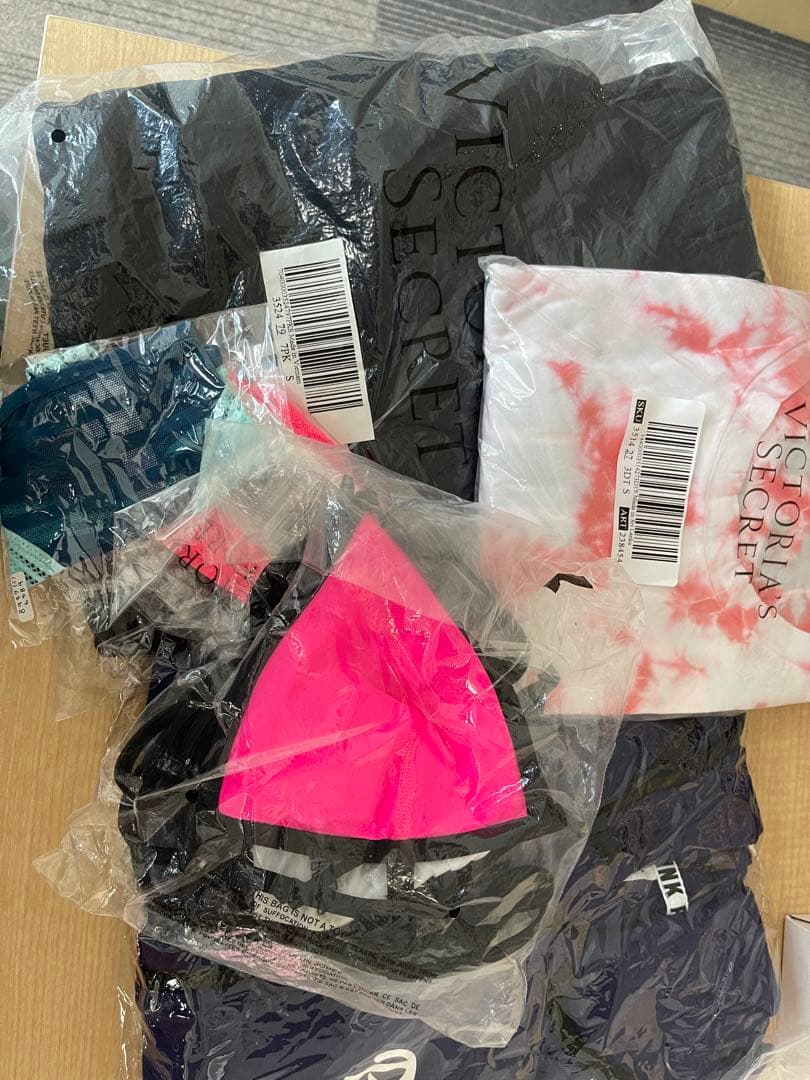 ビクトリアシークレットPINKまとめてビックボックス！ミステリーボックス3つ分！