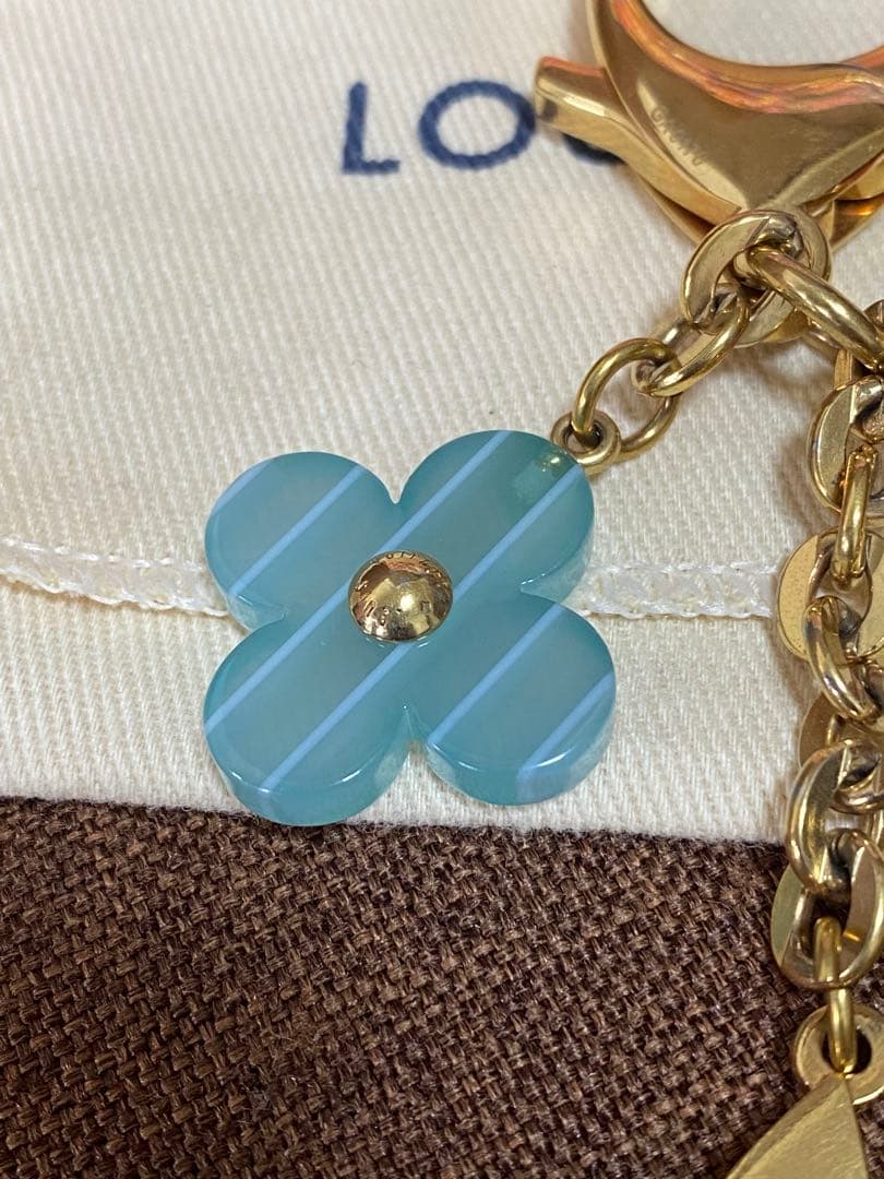 ルイヴィトン ポルトクレ・ポップフラワー バッグチャーム