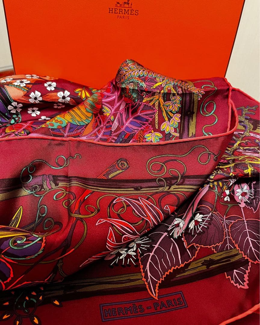 エルメス　カレ90 「神話とメタモルフォーゼ」