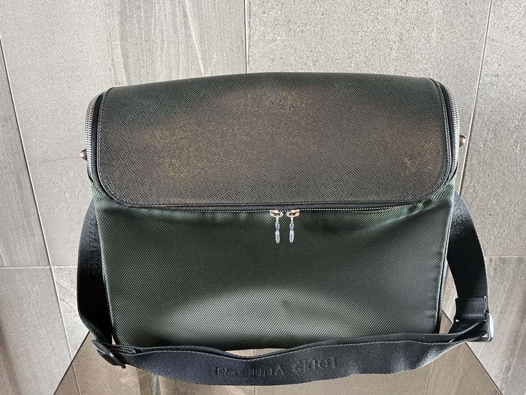 ルイヴィトン タイガ タイミール ショルダー メッセンジャー バッグ グリーン