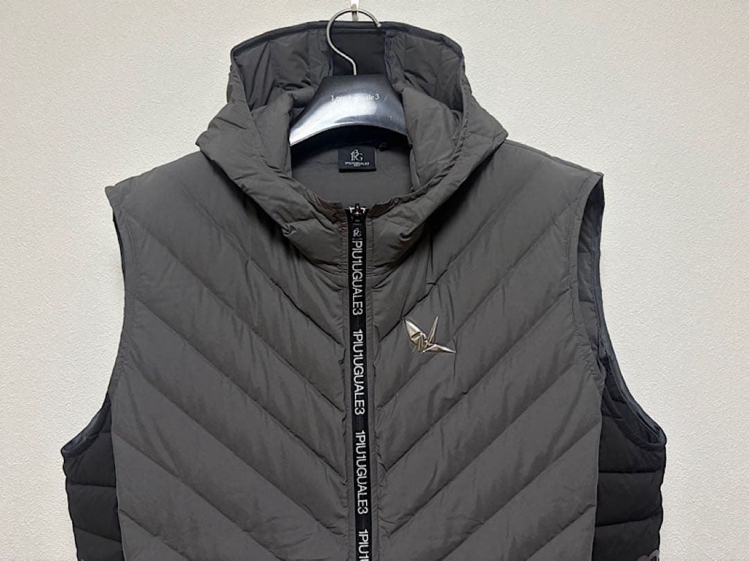 新品1PIU1UGUALE3 GOLF 24AW定価10万フーディダウンベスト灰