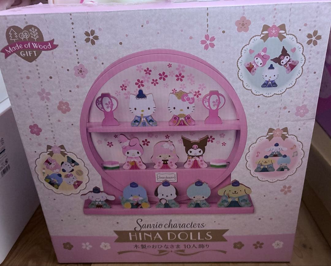 サンリオキャラクターズ　雛祭り　雛人形　木製　おひなさま