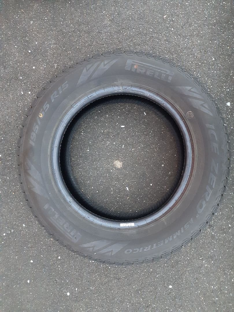深溝22年　ピレリICE ZERO 195/65R15インチ スタッドレスタイヤ