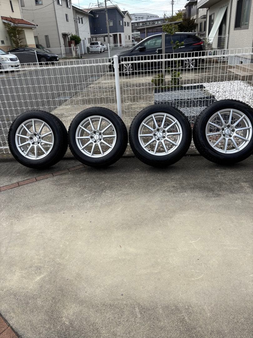 235/60R18 107Q スタッドレスタイヤ