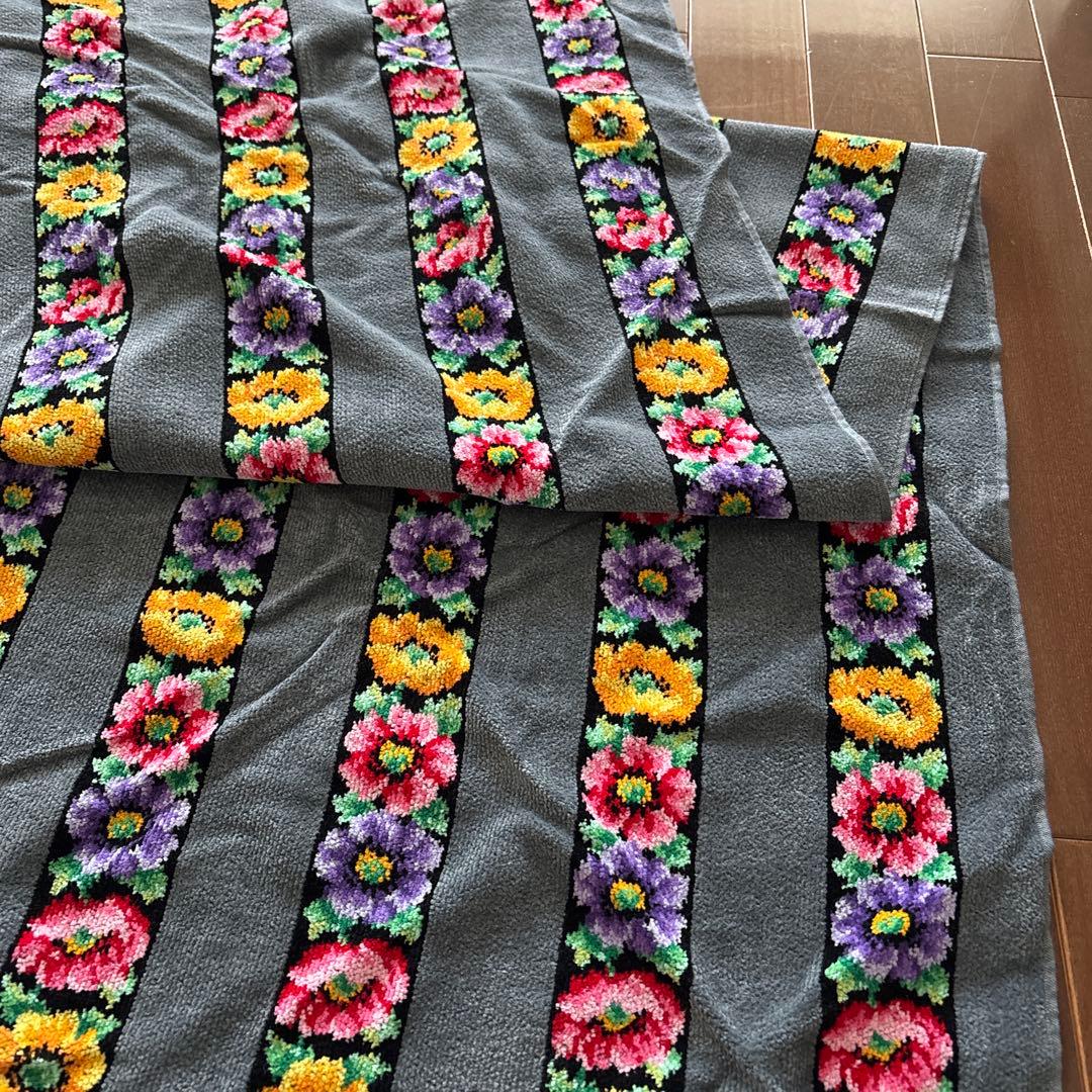 未使用　フェイラー　バスタオル　アネモネ　FEILER 花柄　グレー系