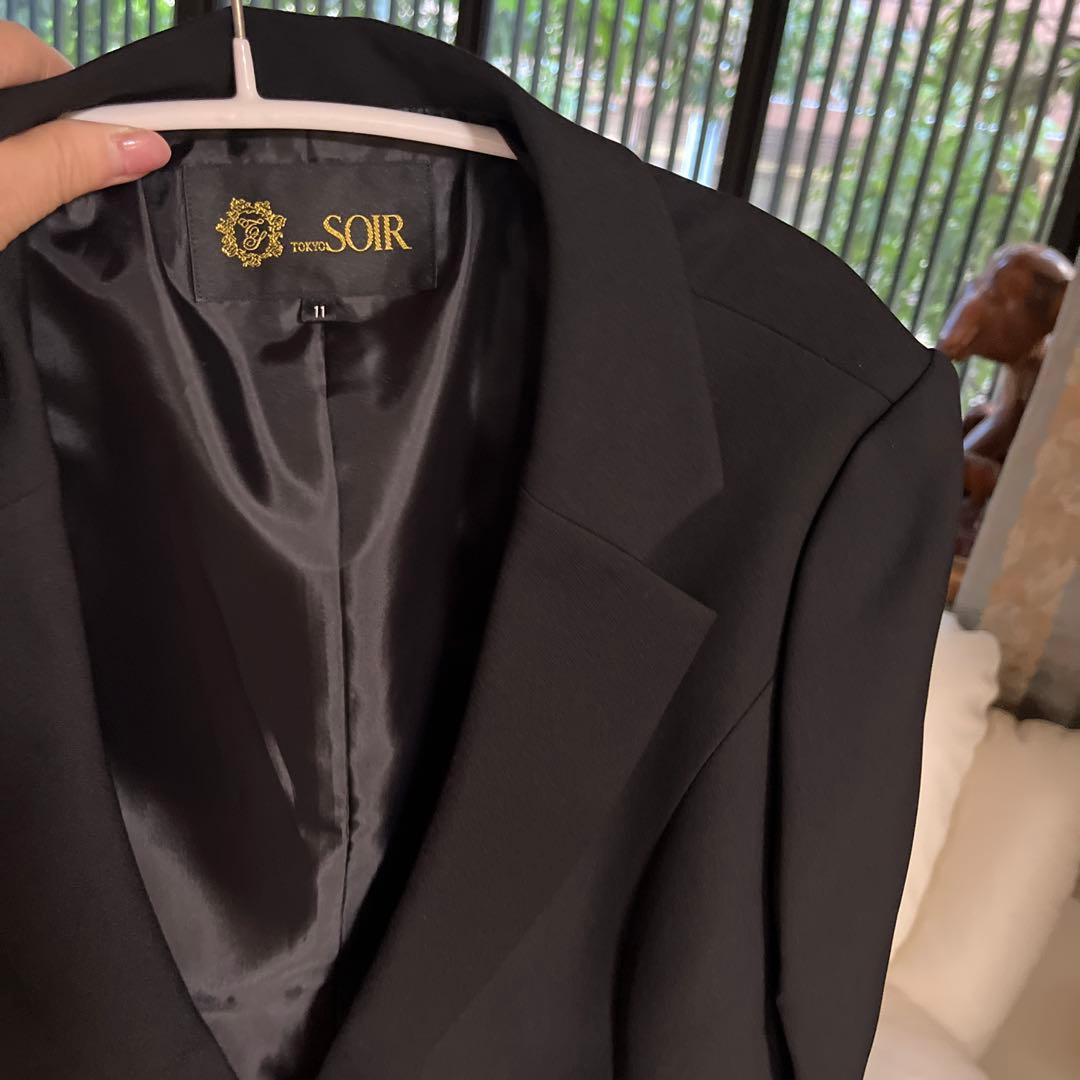 本日迄美品　東京ソワールパンツスーツセットアップ　11号ブラック　フォーマル漆黒