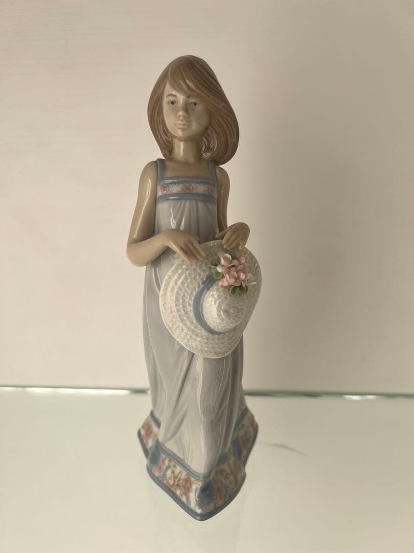 リヤドロ　綺麗なお姉さん