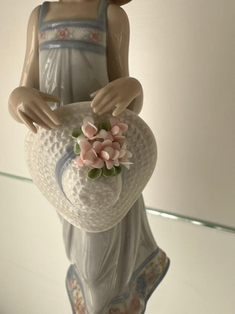 リヤドロ　綺麗なお姉さん