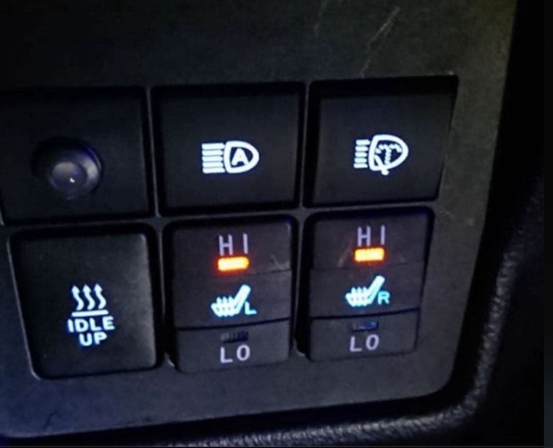 200系　ハイエース　170系シエンタ　後付 シートヒーターキット