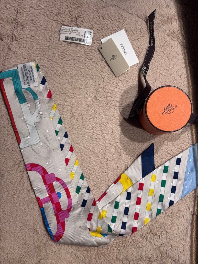 エルメス ツイリー モダンなバックル　白　マルチカラー