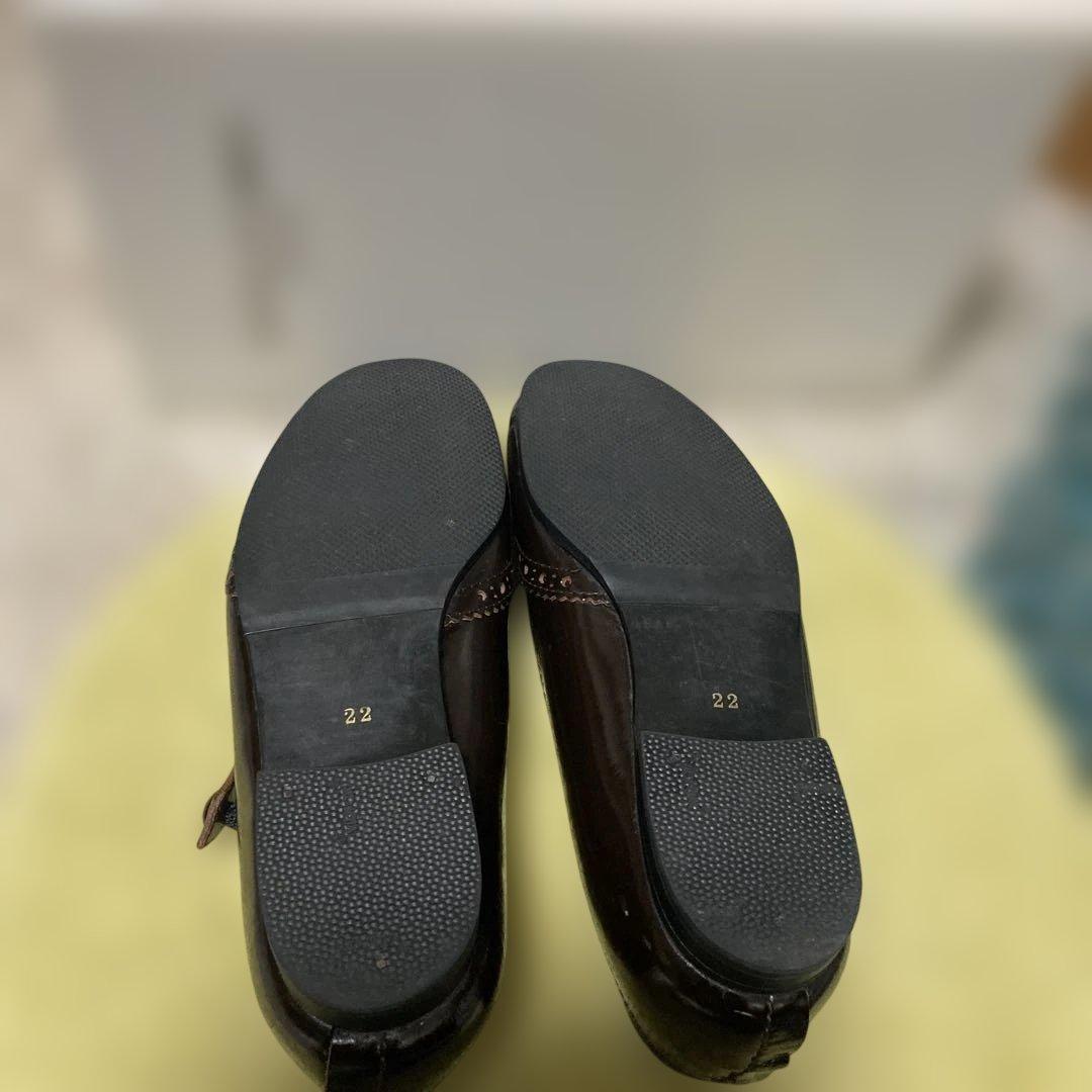 トリココムデギャルソン　メダリオンメリージェーン エナメル茶