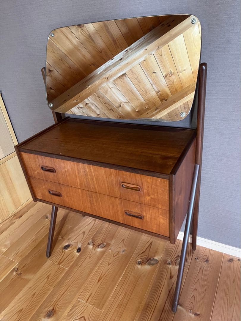 デンマーク製　チーク材　ビンテージドレッサー