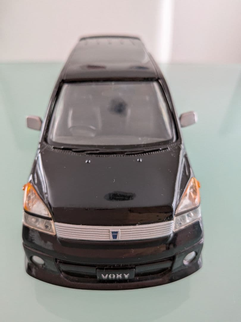 ア*ァ様 トヨタ　初代ヴォクシー　カラーサンプル　1/24