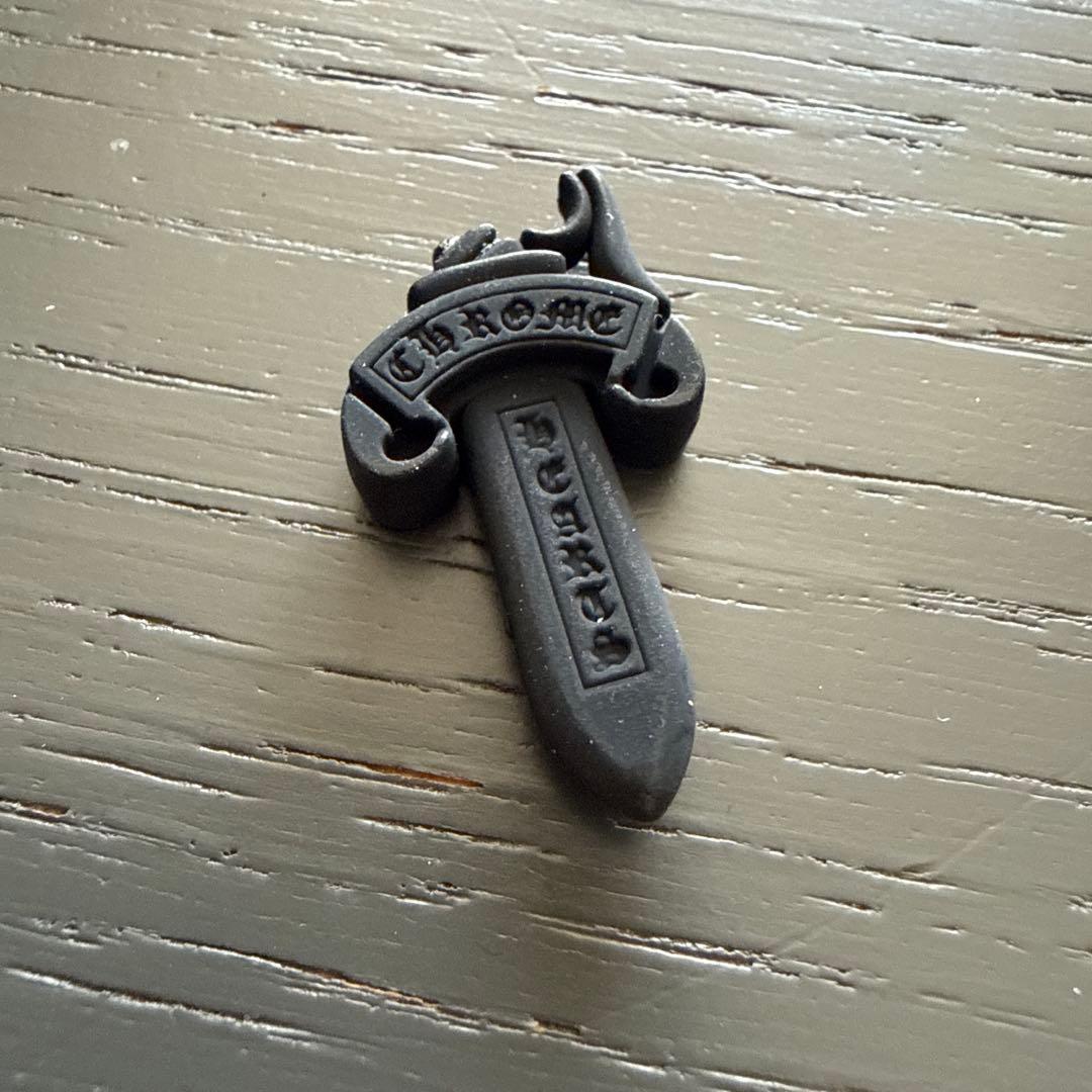 CHROME HEARTS ブラックレザーケース ロゴ入り