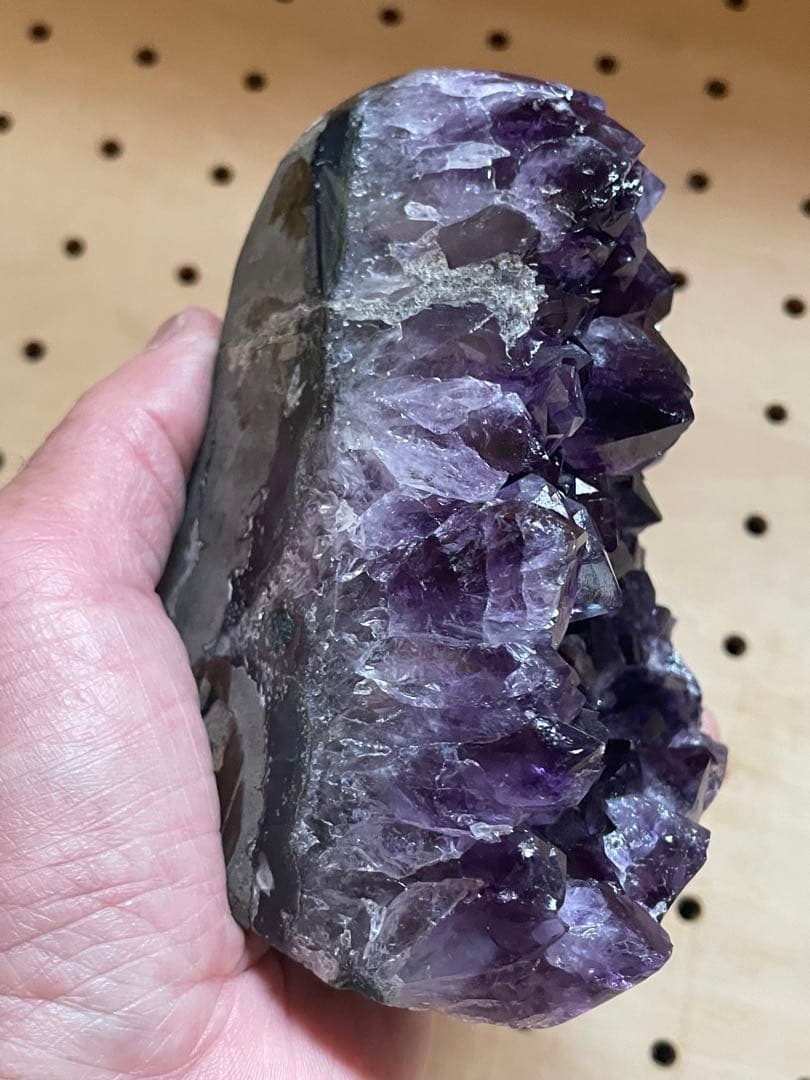 ウルグアイ産A A A級アメジストクラスター、ドーム　綺麗な濃紫水晶（天然石）